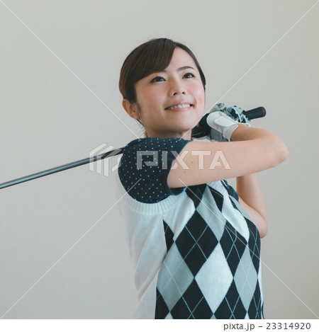 Japanese woman golfer , housewife 23314920