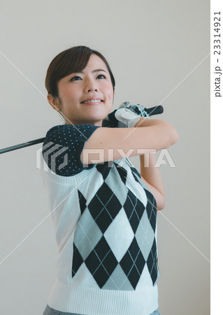 Japanese woman golfer , housewife 23314921