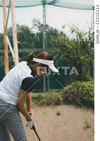 Japanese woman golfer , housewife 23315213