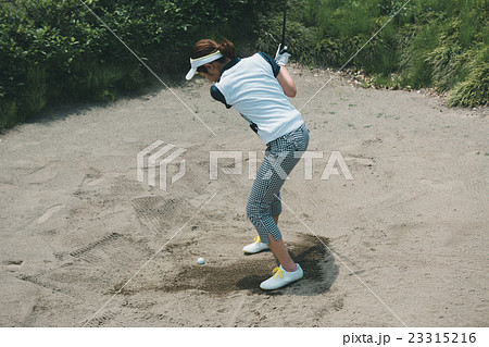 Japanese woman golfer , housewife 23315216