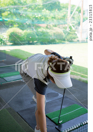 Japanese woman golfer , housewife 23315815