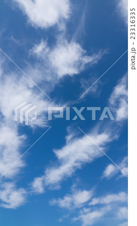7月前半の早朝8時の空と雲 16:9縦 7月前半の早朝8時の空と雲 16:9縦 23316335