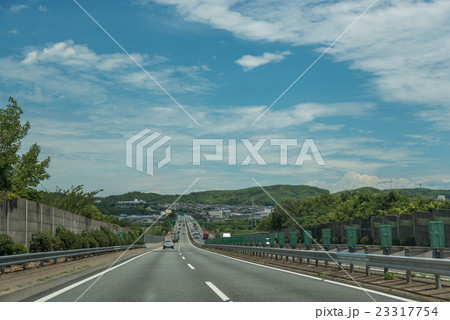 高速道路を走行中 23317754