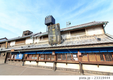 東北自動車道　羽生パーキングエリア　江戸時代風建物 23319444