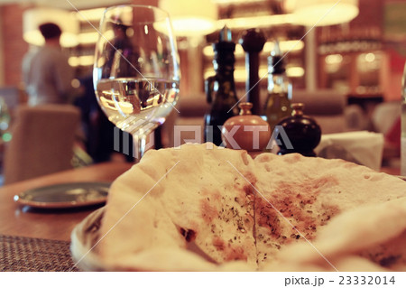 view of the restaurant warm toning 23332014