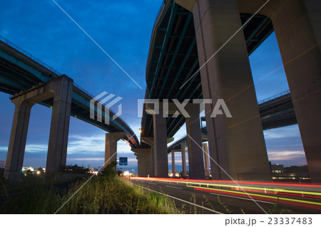 京都府久世郡久御山町の久御山ジャンクションの夜景の写真 京都府久世郡久御山町の久御山ジャンクションの夜景の写真 23337483