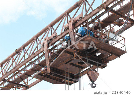 type of bearing metal structures of gantry crane 23340440