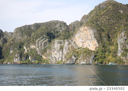 scenic views of the coastline of Phi Phi Island scenic views of the coastline of Phi Phi Island 23340502
