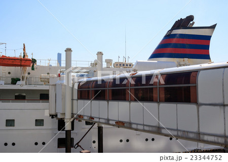 おがさわら丸と竹芝桟橋 おがさわら丸と竹芝桟橋 23344752