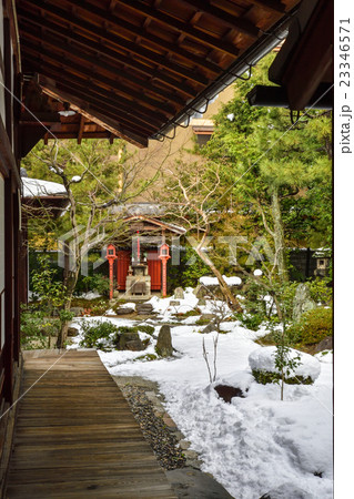 六道珍皇寺 冥土通いの井戸 六道珍皇寺 冥土通いの井戸 23346571