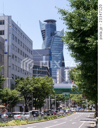 名古屋都市風景　広小路通り　納屋橋西交差点付近から柳橋交差点、モード学園スパイラルタワーズを望む 23347120