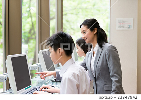 オンライン学習、パソコン実習 23347942