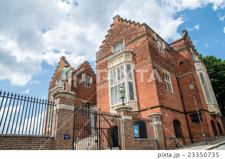 ロンドン市内 赤レンガの歴史的建物 ロンドン市内 赤レンガの歴史的建物 23350735