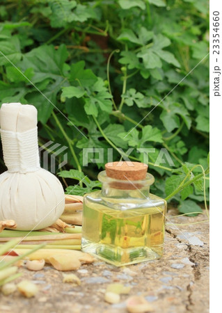 lemon grass essential oil lemon grass essential oil 23354660