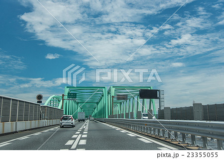 高速道路を走行中　木曽川橋 23355055