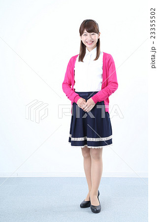 代女性全身の写真素材