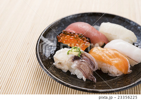 握り寿司 握り寿司 23356225