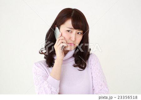 不愉快な電話だわ。。。 23356518