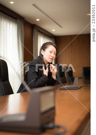 会議　女性 23362011