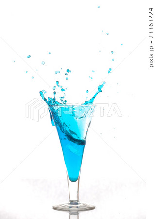 splashing water in glass 23363224
