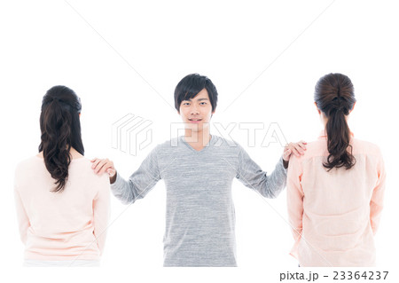 三角関係 23364237