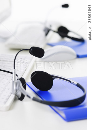 オペレーター　テレフォンアポインター　コールセンター　パソコン　インカム　ビジネス　 23365643