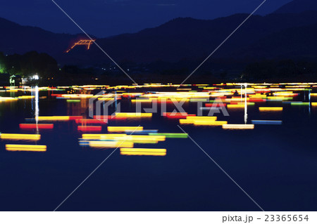 京都の夏　広沢池千灯流し 23365654