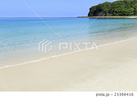 美しい海と砂浜・波打ち際イメージ 23366416