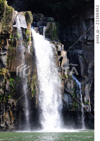 雌沈堕の滝 23366862