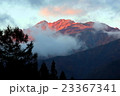 朝焼けの信濃の山 23367341