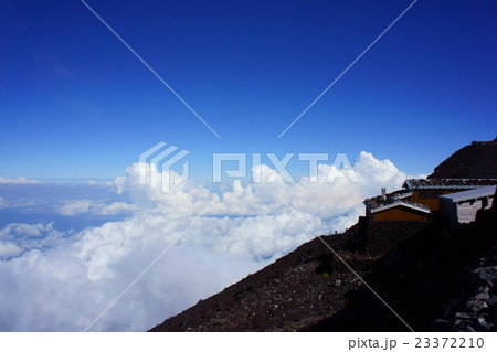 夏の富士山登山道 23372210