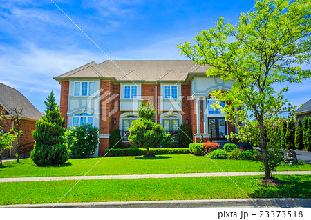 Custom built luxury house in the suburbs of Custom built luxury house in the suburbs of 23373518