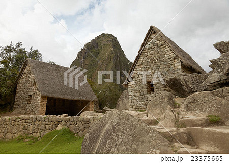 Ruins of Machu Picchu and Wayna Picchu in Peru 23375665