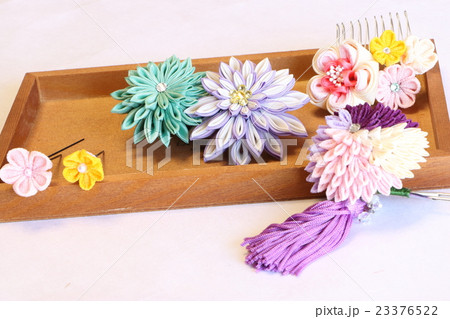 つまみ細工の簪 23376522