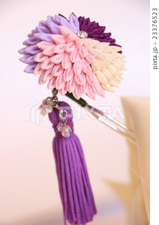 つまみ細工の簪 23376523