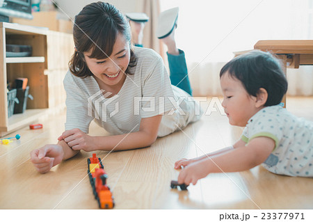 Japanese woman golfer , housewife 23377971