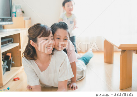 Japanese woman golfer , housewife 23378235