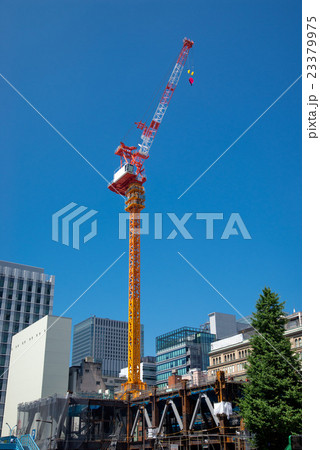 ビル建設現場 23379975