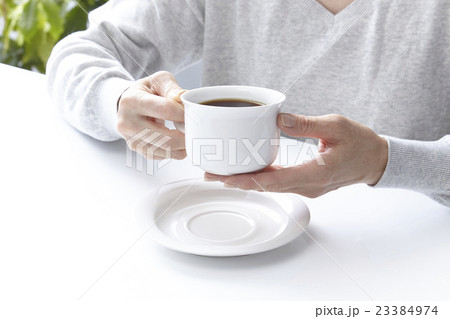 コーヒー豆と一杯のコーヒー コーヒー豆と一杯のコーヒー 23384974