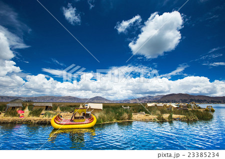 Totora boat on the Titicaca lake near Puno, Peru 23385234
