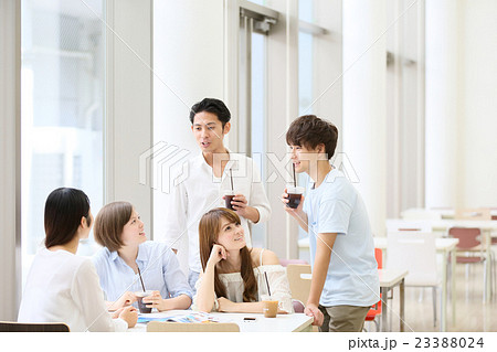 大学生・専門学生　カフェ　イメージ 23388024