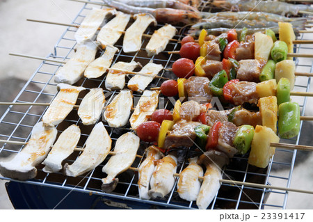 Bar-B-Q grill of meat and veggies Bar-B-Q grill of meat and veggies 23391417