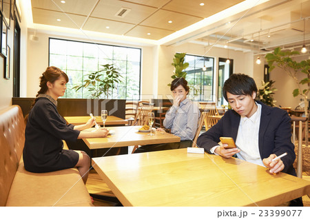 レストラン 撮影協力：TENOHA DAIKANYAMA 23399077