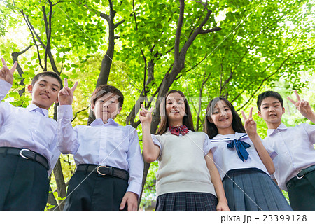 中学生、クラスメイト 23399128