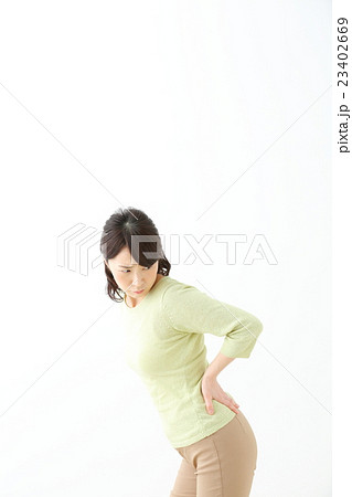 腰痛　ミドル女性 23402669