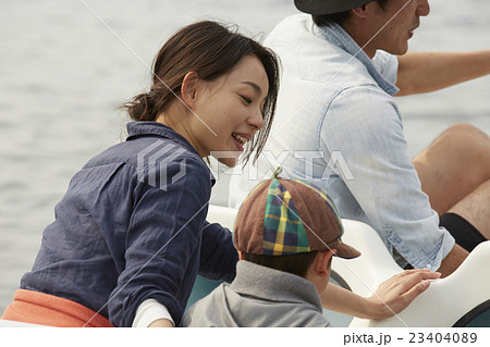 アウトドア　ファミリー 23404089