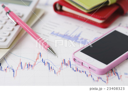 株　金融　株価チャート　オフィス　ビジネス　会議　ミーティング　打ち合わせ　　経済 23408323