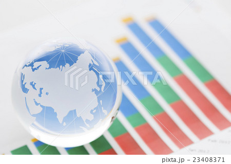 ビジネス　オフィス　グローバル　グラフ　国際化　地球儀　 23408371