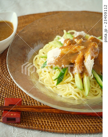 棒々鶏麺　　籐バージョン　（ハイアングル） 23409112