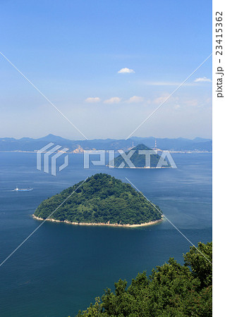 五色台から眺める備讃瀬戸の槌ノ戸瀬戸（手前から小槌島、大槌島、岡山県の児島半島） 23415362